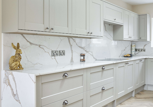 Quartz Worktops vs. Laminate in Epping Homes – Which Should You Choose?