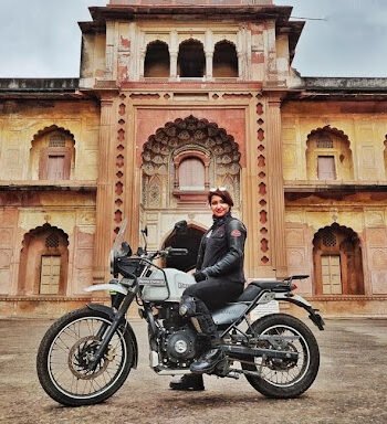 Start Your Jaipur Adventure with Easy Two Wheeler Rentals Near the Station
